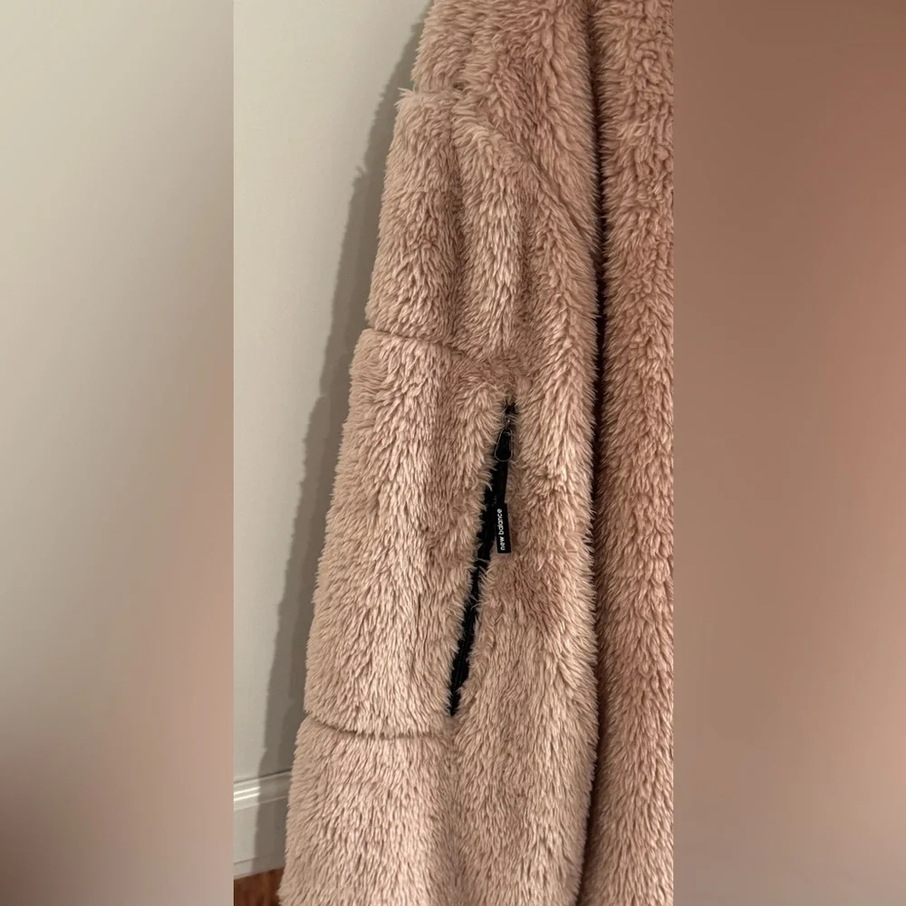 New Balance Blush Fuzzy Fleece Pullover - Picture 4 of 5